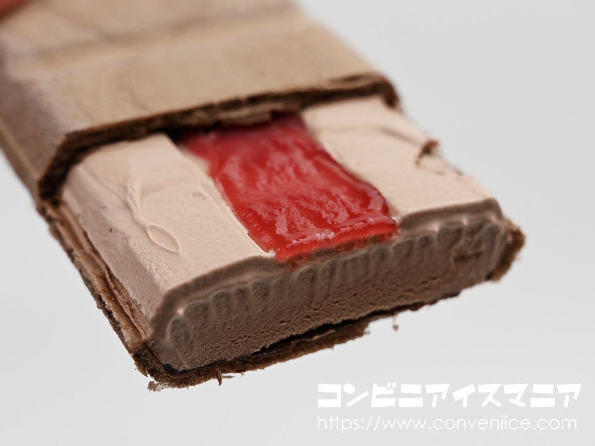 ストロベリーソース入りチョコレートモナカ 4
