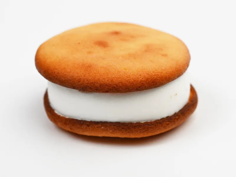 銀座コージーコーナー監修『苺のショートケーキサンド』 2